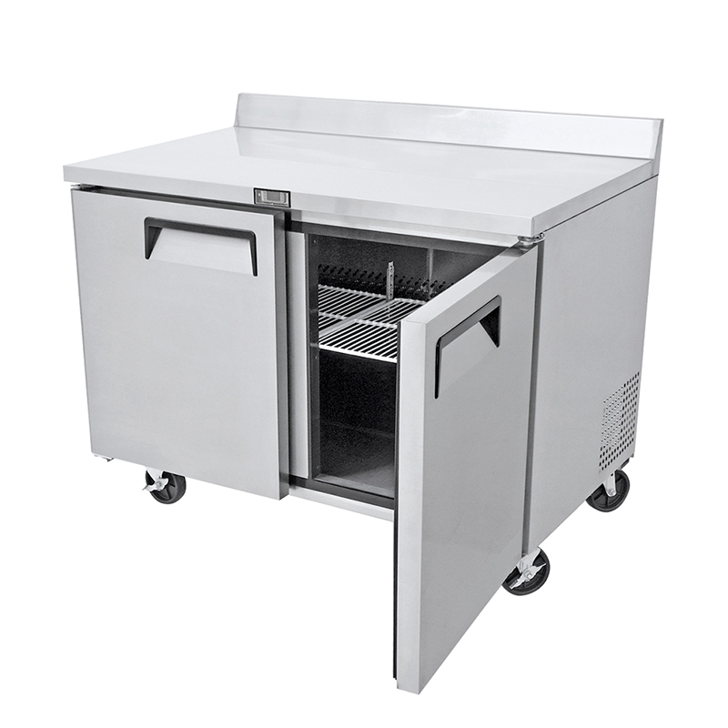 Mesa congelada bajo barra