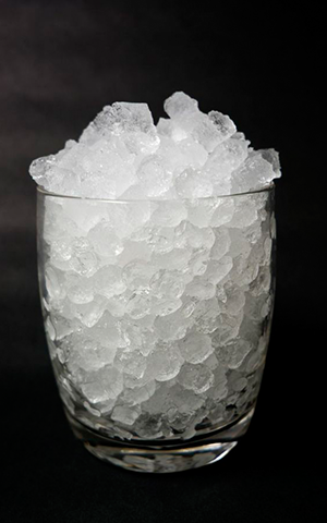 hielo en cubos